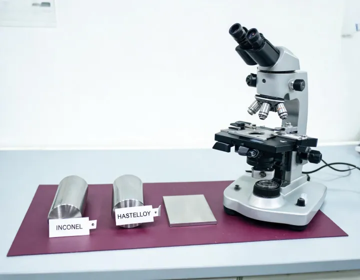 Nickel superalloy inspection bench